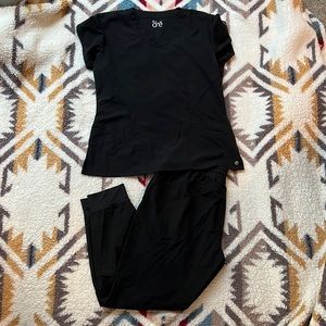 Barco one scrubs size large top and large petite bottoms